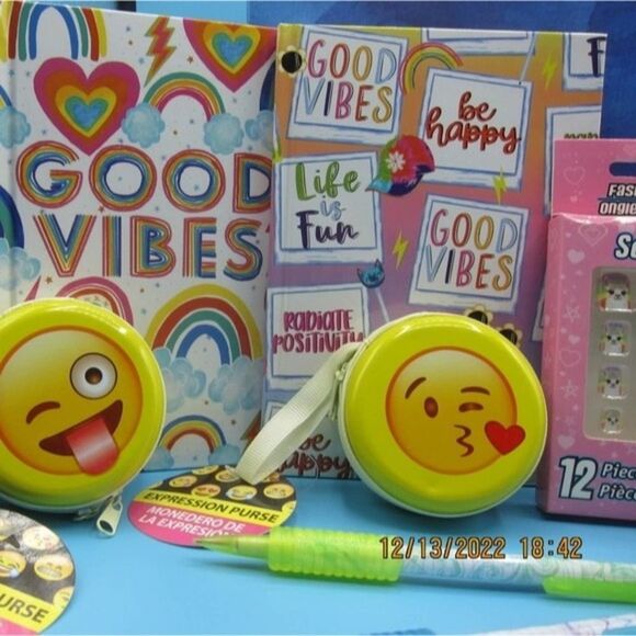 ๐ฅKids Fun Emoticons Set๐๐๐ happy face barrettes press on nails - Picture 8 of 9